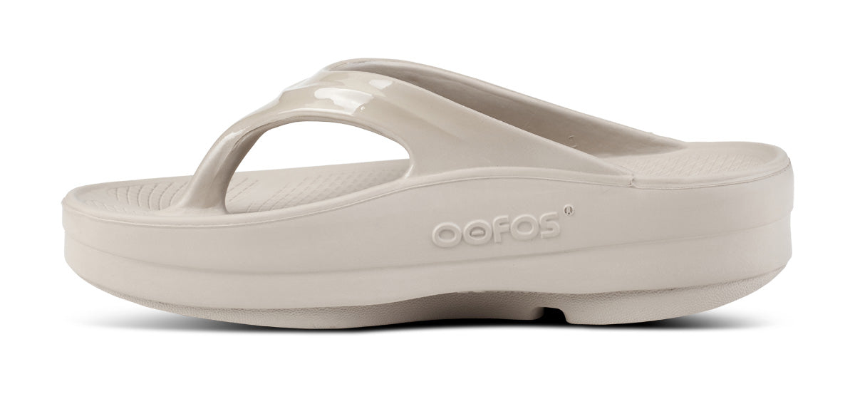 OOFOS Women's OOmega Recovery Sandal - Nomad – oofos.co.uk